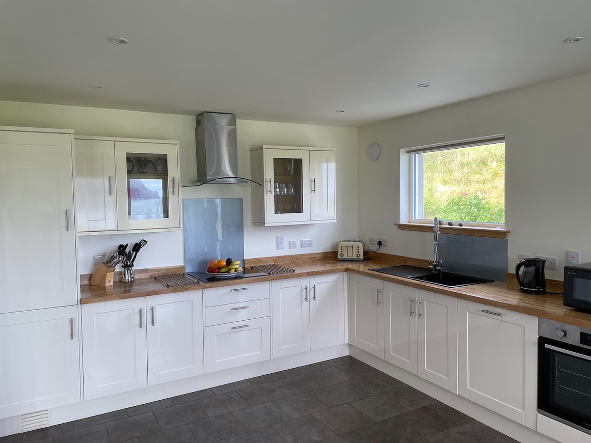 Pooltiel House - kitchen
